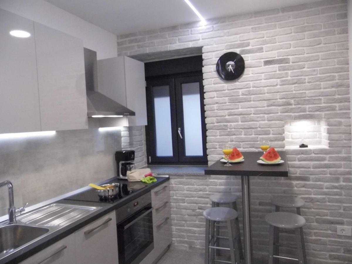 Batcave Apartment Pula Ngoại thất bức ảnh