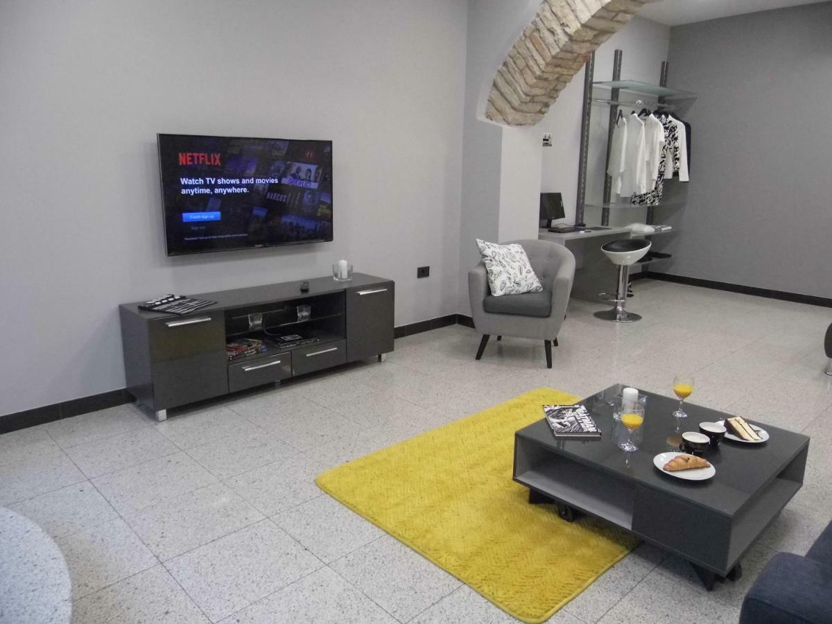 Batcave Apartment Pula Ngoại thất bức ảnh