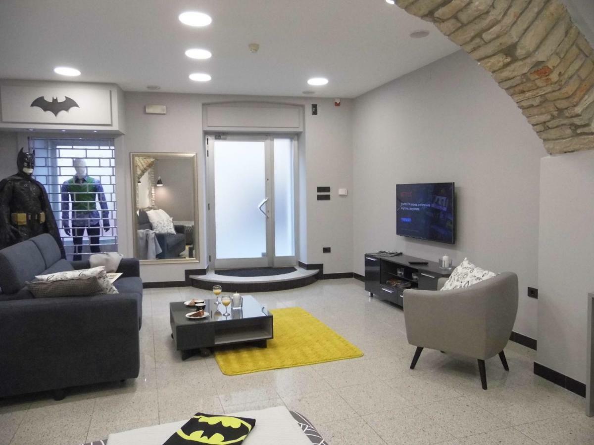 Batcave Apartment Pula Ngoại thất bức ảnh