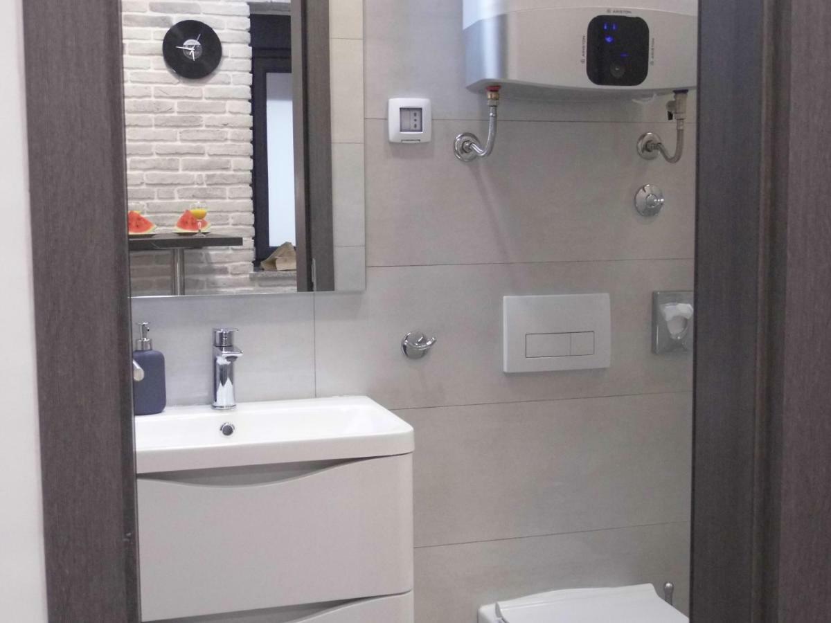 Batcave Apartment Pula Ngoại thất bức ảnh